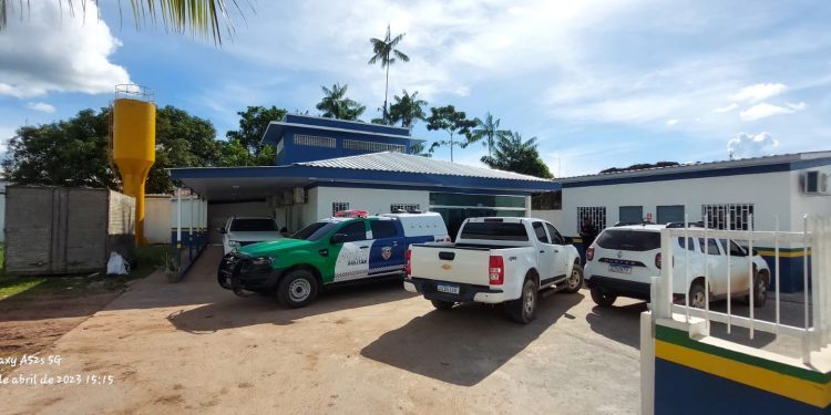 Um jovem de 19 anos foi preso em flagrante na quarta-feira (7), por embebedar e estuprar uma adolescente. Adolescente de