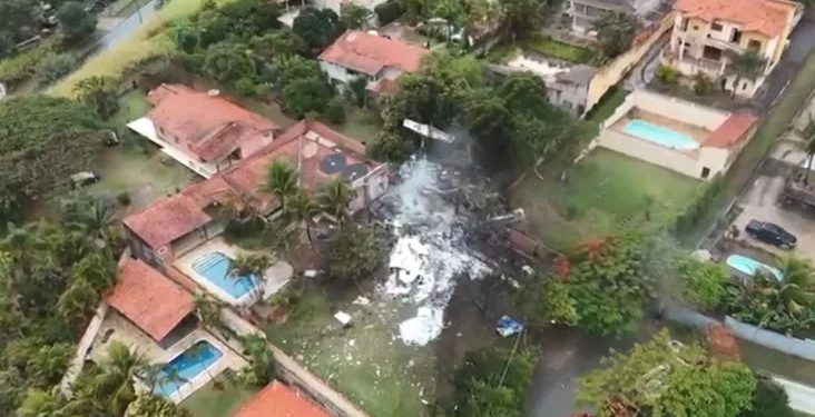 Vinte e seis corpos já foram retirados do avião que caiu em Vinhedo