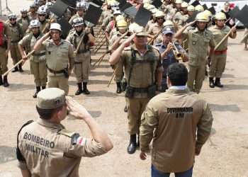 O Governo do Amazonas, por meio das operações Aceiro e Céu Limpo, já combateu, em três meses, cerca de. Operações