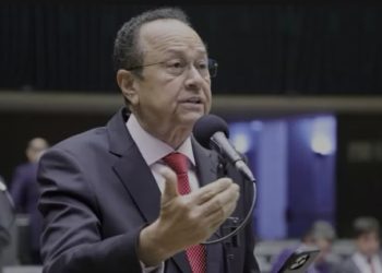 Deputado Silas Câmara passa por cirurgia de emergência