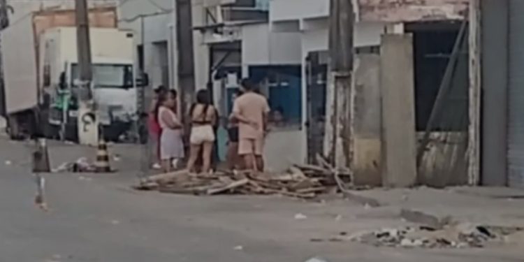 Pistoleiro mata morador em situação de rua no Educandos, em Manaus