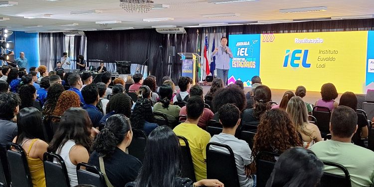 IEL celebra estagiários com estudos e diversão no Clube do Trabalhador