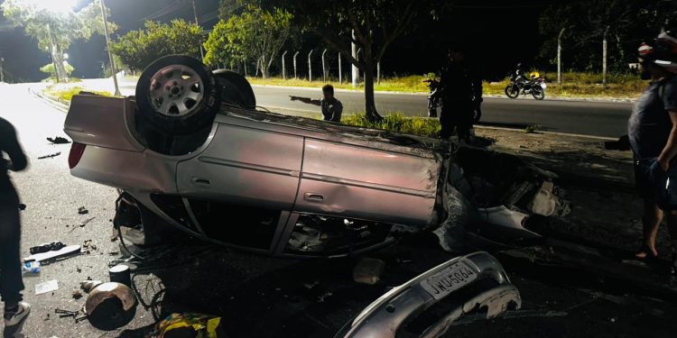 Motorista nasce de novo após capotar com carro perto do IML, em Manaus