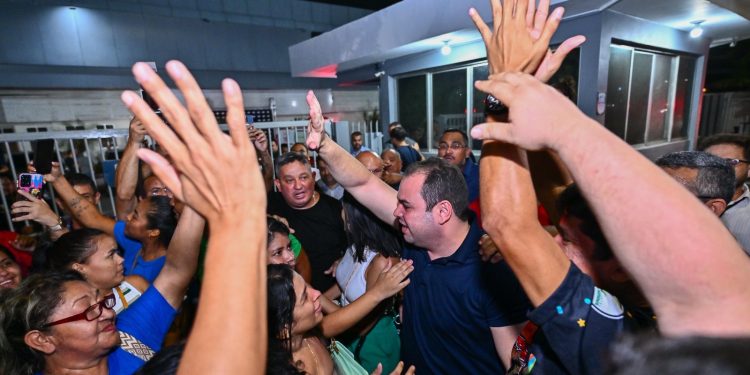 “Para mudar Manaus, primeiro tem que mudar o prefeito”, diz Roberto Cidade após debate