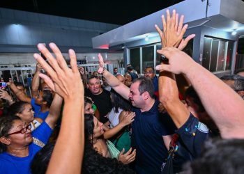 “Para mudar Manaus, primeiro tem que mudar o prefeito”, diz Roberto Cidade após debate