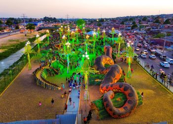 Prefeitura faz ajustes em escorregadores da praça molhada do Gigantes da Floresta