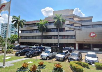 Justiça Eleitoral atende MP e multa em R$10 mil candidato a prefeito do PL por propaganda antecipada na Ponte Rio Negro