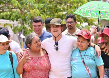 80% dos manauaras aprovam a gestão de David Almeida, afirma Quaest