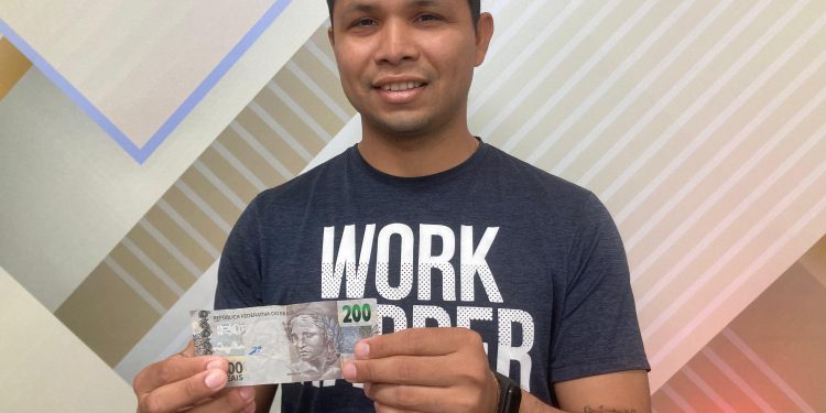 Ganhador da nota de R$ 200 na TV Maskate manda vídeo agradecendo: “veio em boa hora”