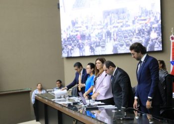 Assembleia aceita proposta e aprova aumento das datas-bases dos servidores estaduais do AM