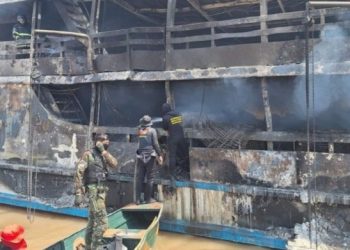 Encontrado mais um corpo de vítima de incêndio em embarcação no AM