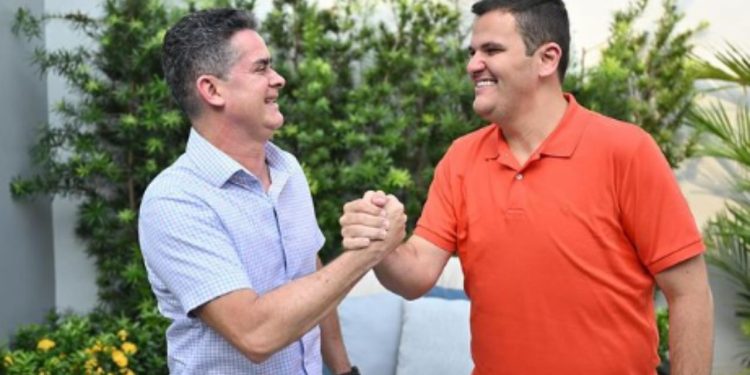 David Almeida define Renato Junior como vice na disputa para reeleição à Prefeitura de Manaus