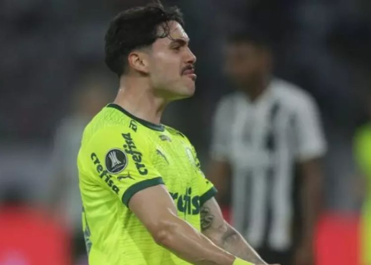 Palmeiras perde para o Botafogo na Libertadores e precisa de virada para evitar agosto trágico