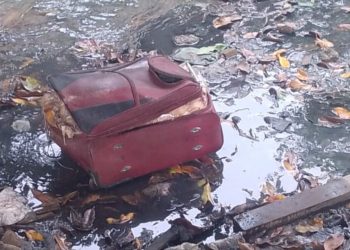 Morador de rua encontra mala com restos mortais de homem em igarapé no Nova Esperança