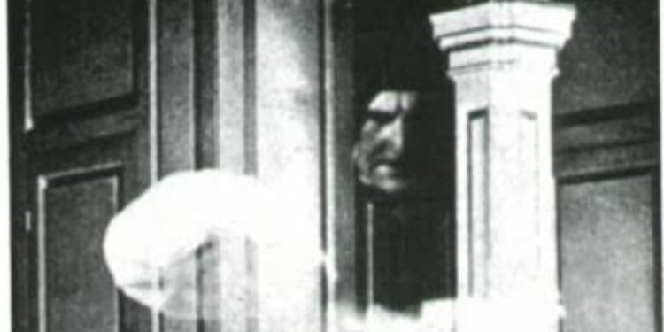 O defunto que enlouqueceu o coveiro