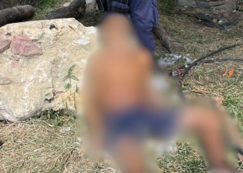 Sentado às margens de igarapé, homem e achado morto em Manaus