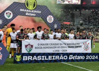 Fluminense e Corinthians prestam homenagem a Silvio Santos antes de duelo pelo Brasileirão