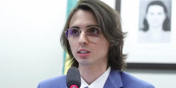 Justiça Eleitoral condena Amom Mandel por mensagem caluniosa e concede direito de resposta a David Almeida