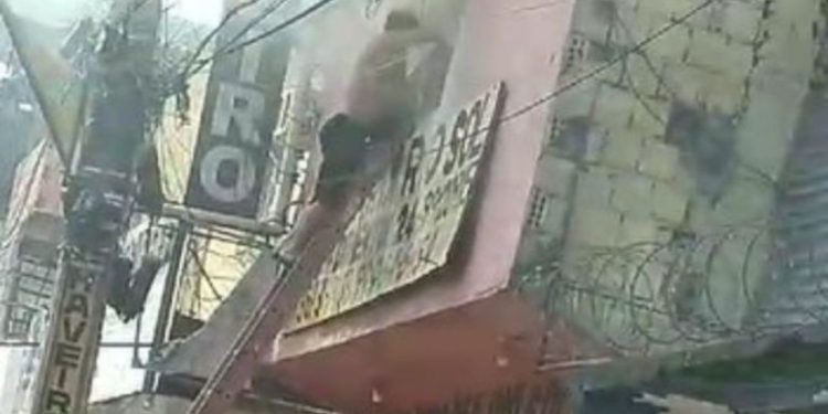 Segundo incêndio registrado em Manaus quase destrói funerária na Compensa