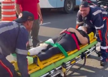 Idosa quebra a perna após ser atropelada por motociclista que avançou o sinal vermelho na Max Teixeira