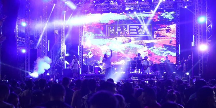 A segunda noite do maior festival de artes integradas da região Norte do país, o “Manaus Passo a Paço. Público