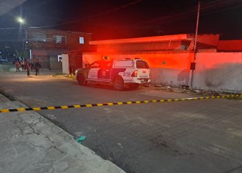 AGORA: Com mais de 20 TIR0S homem é executado no Jorge Teixeira em Manaus