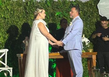 O Gigante Orsine é capturado pela beleza de Pamela 