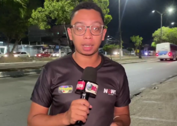 VEJA momento que jovem é arrastada por bandidos durante assalto em Manaus