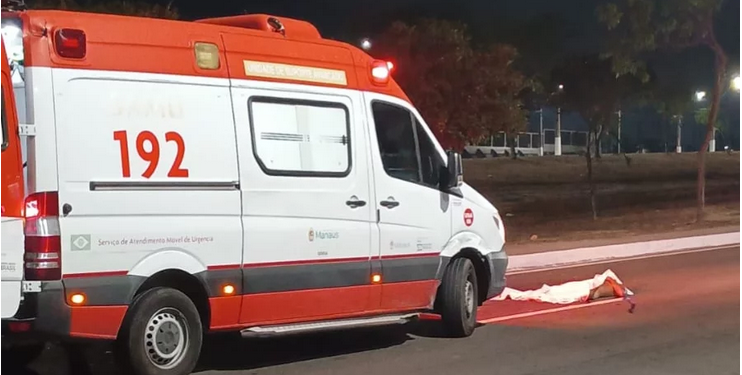 Morador de rua morre após ser atropelado por carro na avenida das Torres