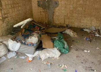 Corpo enrolado em saco é encontrado em garagem abandonada no Centro de Manaus