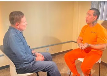 Presos, mãe e irmão de ex-Sinhazinha do Boi Garantido são entrevistados por Cabrini