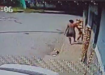 Mãe é flagrada dando 'bicudas' na filha de 3 anos no Jorge Teixeira