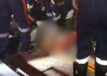 Vídeo: Pedestre morre com tiro na cabeça durante troca de tiros entre facções rivais em Manaus