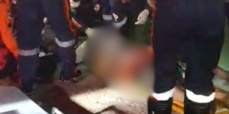 Vídeo: Pedestre morre com tiro na cabeça durante troca de tiros entre facções rivais em Manaus