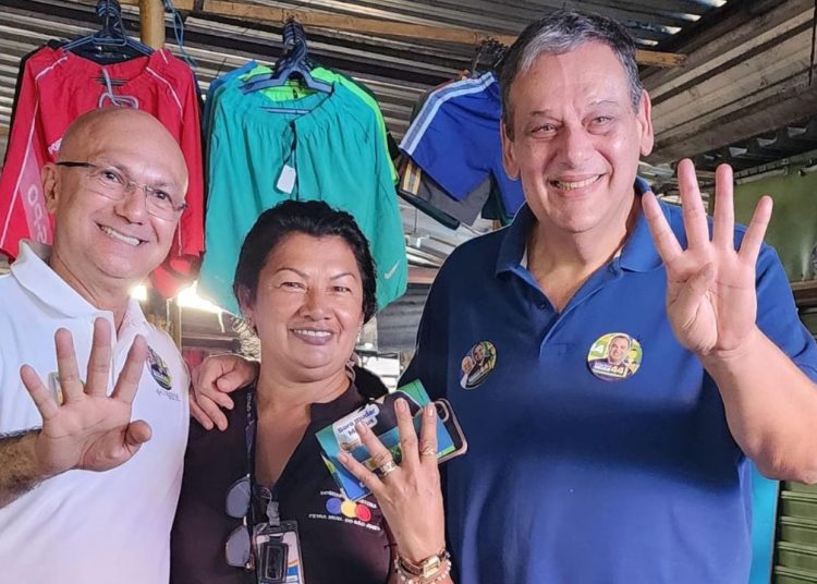 Em conversa com Coronel Menezes, Feirantes do São José reclamam de abandono pela Prefeitura