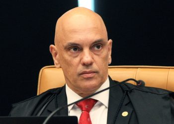 Impeachment do Careca. Do Amazonas, apenas Alberto Neto assinou a petição para o impeachment do ministro Alexandre de Moraes, mostrando que este é um assunto vital só para os mais chegados a Bolsonaro