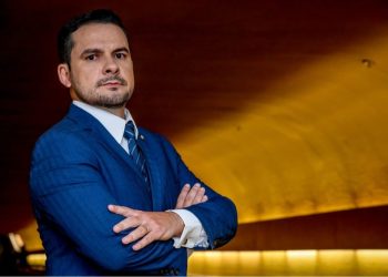 Alberto Neto se destacou por ter a campanha eleitoral mais cara entre os concorrentes, já tendo recebido mais de R$ 7,3 milhões em recursos