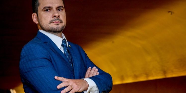 Alberto Neto se destacou por ter a campanha eleitoral mais cara entre os concorrentes, já tendo recebido mais de R$ 7,3 milhões em recursos