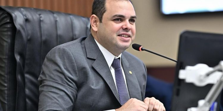 Bob Cidade vinha surfando em ondas havaianas de Waimea Bay, mirando David Almeida e tendo o maior captador de votos como vice, obtendo crescimento visível, mas decidiu mudar a mira do seu rifle 44 em direção perigosa