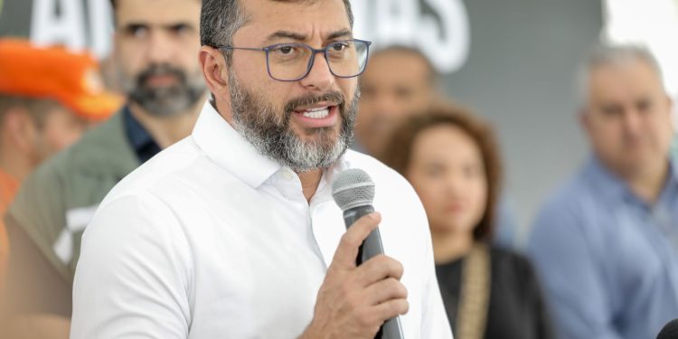 Apesar das críticas, Wilson Lima vai antecipar para o dia 30 de setembro, antes das eleições municipais de 6 de outubro, o pagamento do Auxílio Estadual Permanente de R$ 150 que seria pago no dia 20 de outubro