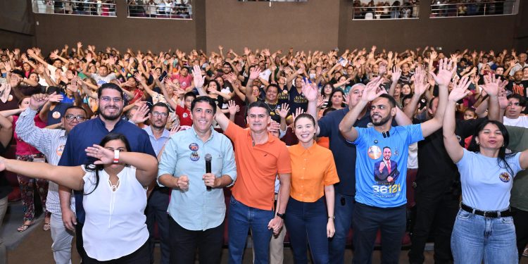 David Almeida é recebido com festa nos bairros Alvorada e Santa Luzia neste sábado