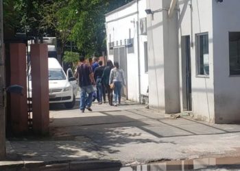 DESESPERO – Mãe arromba porta e encontra filha morta