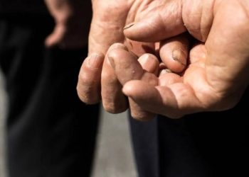 Idoso agride mulher que estava só de toalha e acaba preso Manaus