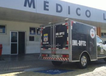 Um homem identificado por Danilo Barreto Rocha, 54, morreu após ter levar uma facada no peito, que atingiu. Pai