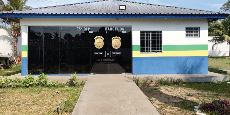 No AM, indígena é preso após tacar pedra na cabeça da companheira que estava com o filho no colo