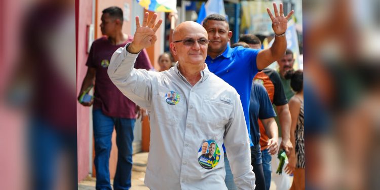 No João Paulo, Coronel Menezes assume compromisso com melhorias na infraestrutura e saúde