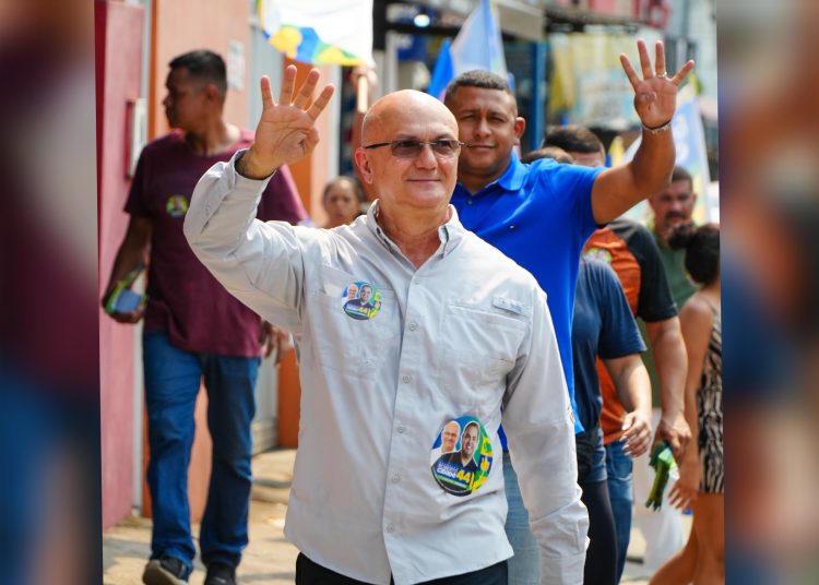 No João Paulo, Coronel Menezes assume compromisso com melhorias na infraestrutura e saúde