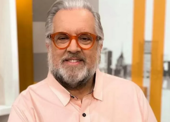 Leão Lobo, 70, revelou que um ex-jogador do Athletico Paranaense ameaçou jogá-lo da sacada do 18º andar. Leão