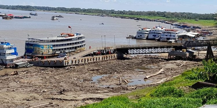 A Prefeitura de Manaus decretou situação de emergência na capital amazonense em razão da estiagem. O. Manaus