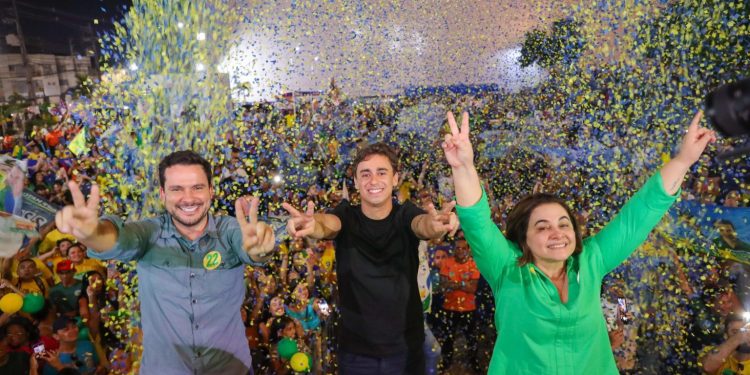 Evento com presença de Nikolas Ferreira e aparição virtual surpresa de Bolsonaro marcam apoio a Capitão Alberto Neto e Maria do Carmo